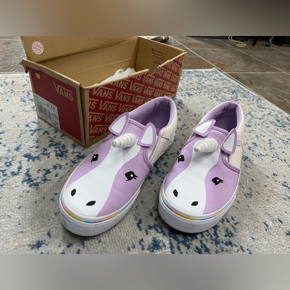 Vans - Asher Unicorn Shoes - 6 (mens), 8 womens